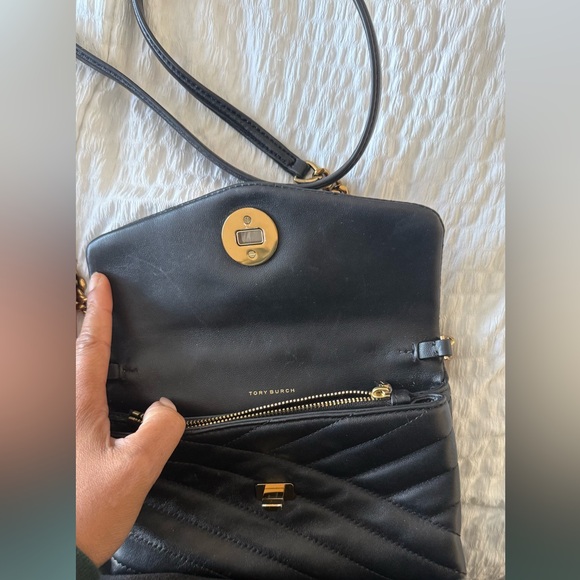 Tory Burch Kira chevron chain wallet / Crossbody in black - Picture 7 of 11